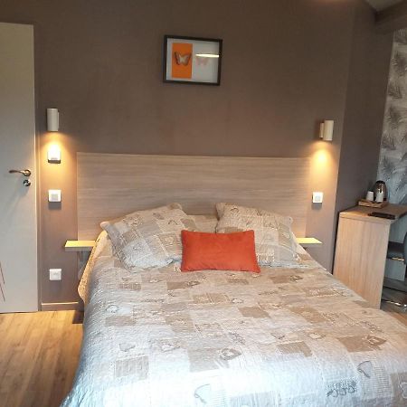 Au Petit Bonheur Bed and Breakfast Saint-Martin-du-Frene Εξωτερικό φωτογραφία