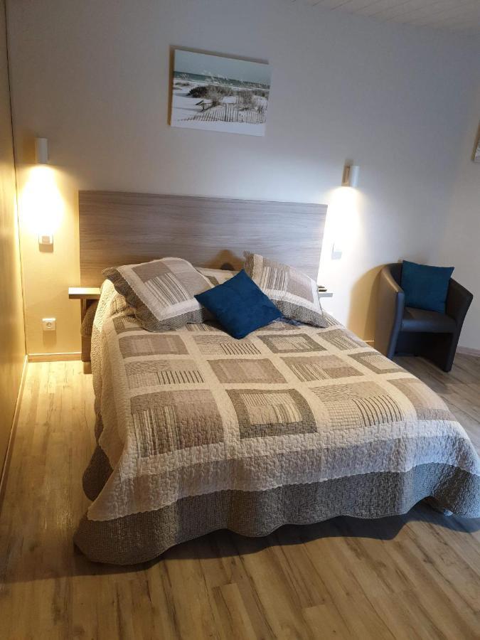 Au Petit Bonheur Bed and Breakfast Saint-Martin-du-Frene Εξωτερικό φωτογραφία