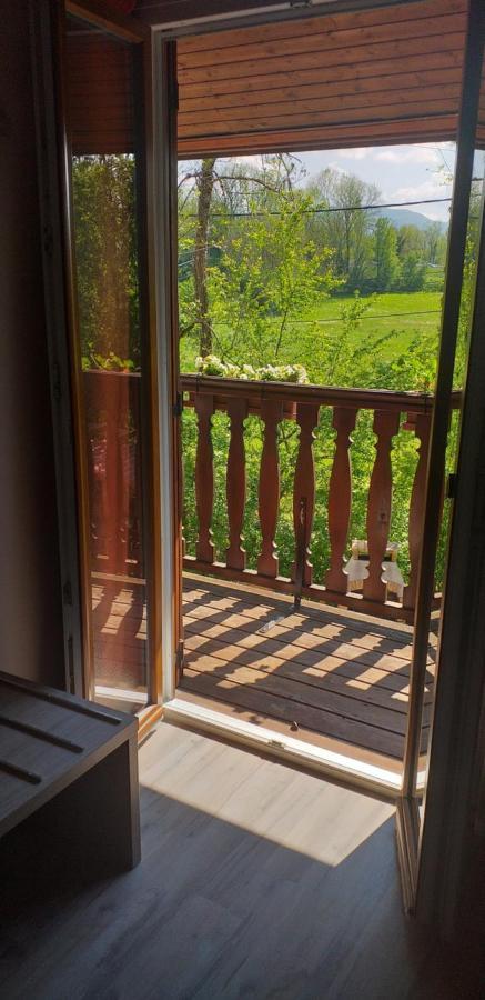 Au Petit Bonheur Bed and Breakfast Saint-Martin-du-Frene Εξωτερικό φωτογραφία